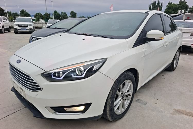Used Ford Focus 2017 Sedan 1.6L Automatic Fashion Edition Smart Drive Version Guazi used car, China used car export, Used car for sale, Used Ford cars, Cheapest cars for sale