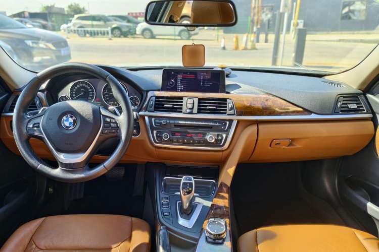 Used BMW 3 Series 2014 320Li Luxury Design Package
