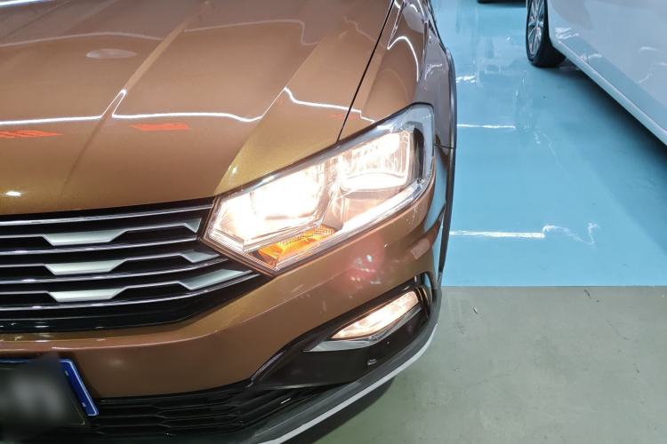 Used Volkswagen C-TREK 2017 1.6L Automatic Comfort Model Left Front Headlight