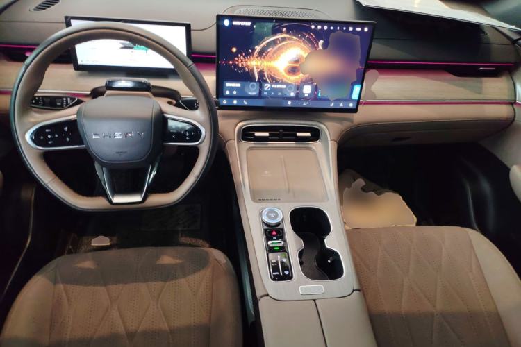 Used Chery Tiggo 8 PLUS C-DM 2025 1.5T 116 km Prestige Version 5 Seats
