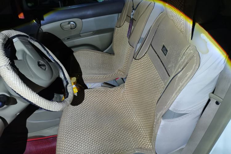 Used Nissan Livina 2010 Jingyue Edition 1.6L Manual All-Around Model