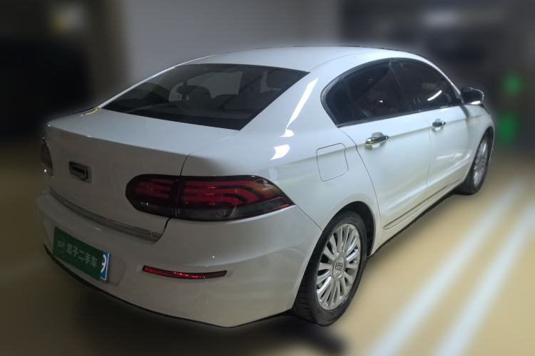 Used Qoros 3 2014 Sedan 1.6T Automatic ZhiZhen Model

