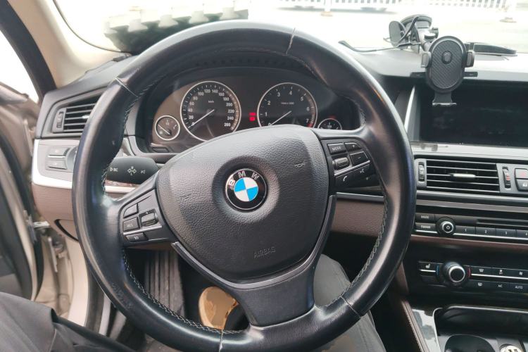 Used BMW 5 Series 2014 525Li Luxury Design Package
