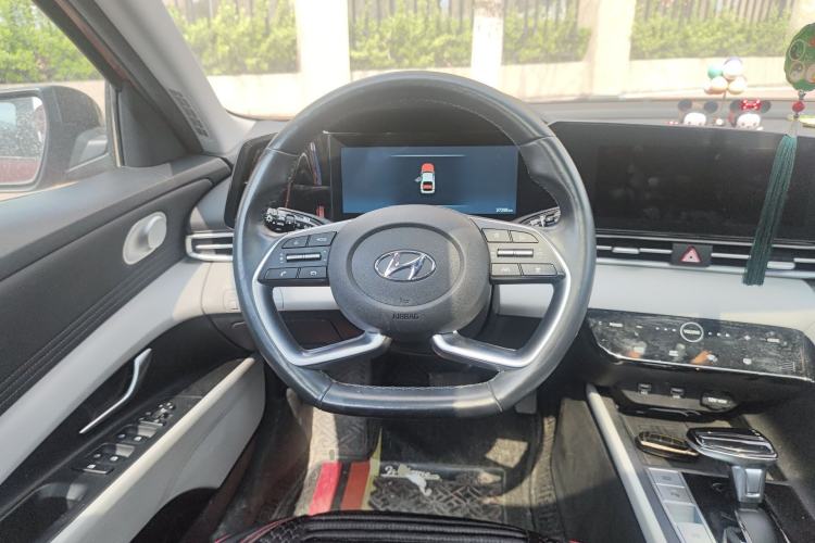 Used Hyundai Elantra 2021 1.5L CVT LUX Prestige Edition
