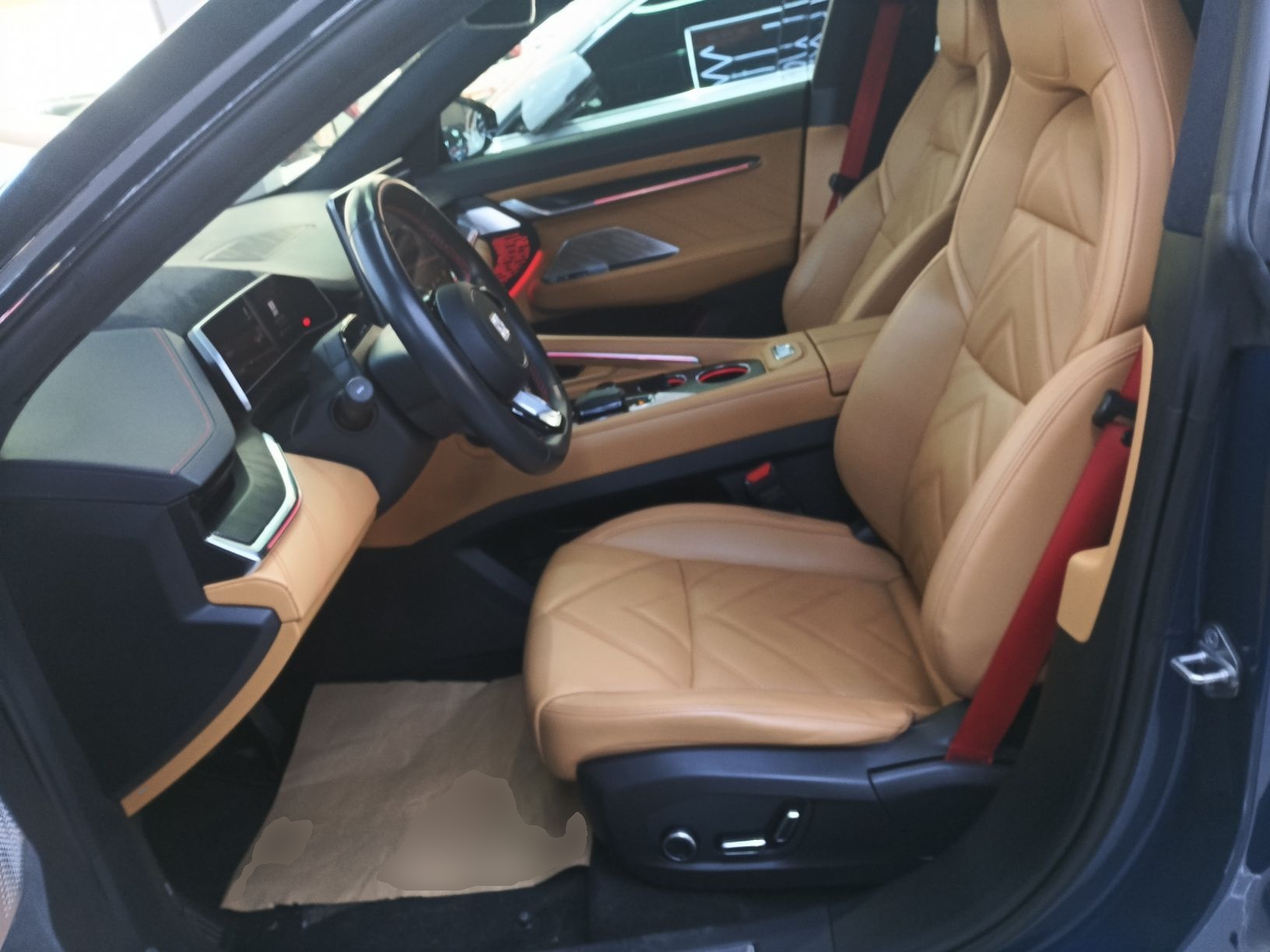 المقاعد الأمامية داخل السيارة