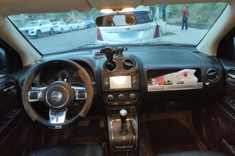 Used Jeep Compass 2014 2.0L two-wheel drive sport version