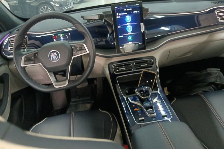 Used BYD Qin PLUS 2021 DM-i 55KM Flagship Model Center Console