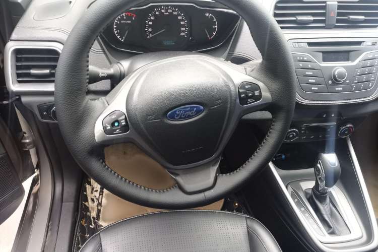 Used Ford Escort 2015 1.5L Automatic Fashion Model