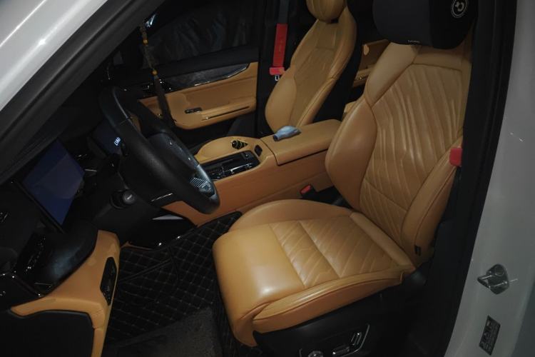 Used Lynk & Co 09 2021 2.0T Halo Six-Seater
