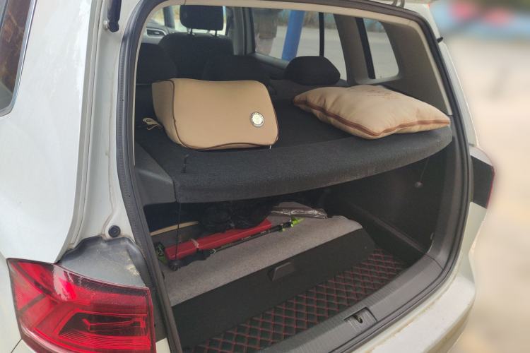 Used Volkswagen Golf Sportsvan 2018 230TSI Automatic Trend Edition Trunk