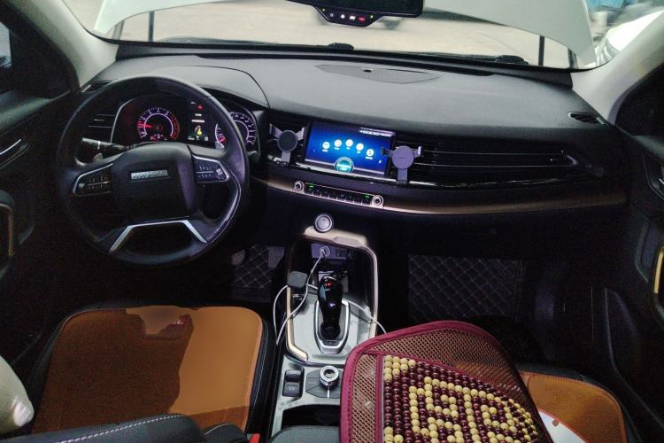 Used Haval H6 2019 1.5 GDIT Automatic Luxury Smart Connect Version China VI Standard Center Console
