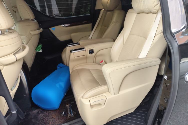 Used Toyota Alphard 2021 Dual-Engine 2.5L Luxury Edition
