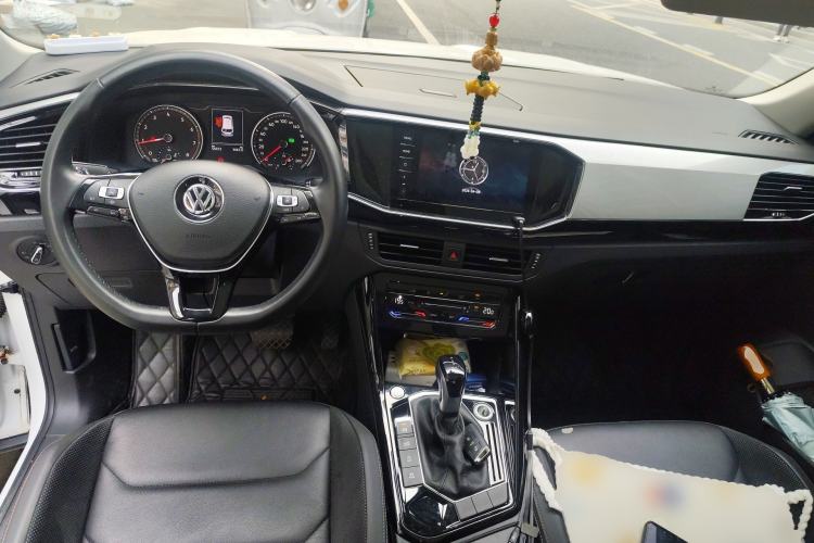 Used Volkswagen Tayron 2020 280TSI Two-Wheel Drive Luxury Connect Edition Center Console