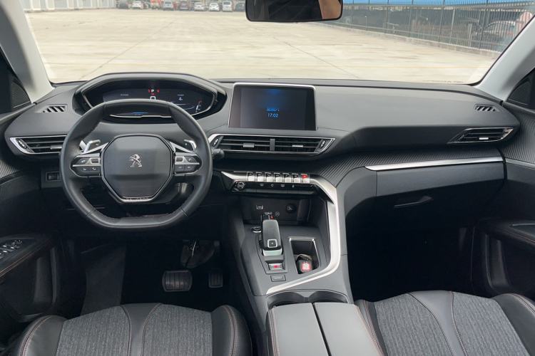 Used Peugeot 5008 2017 380THP 7-Seater Elite Edition Center Console