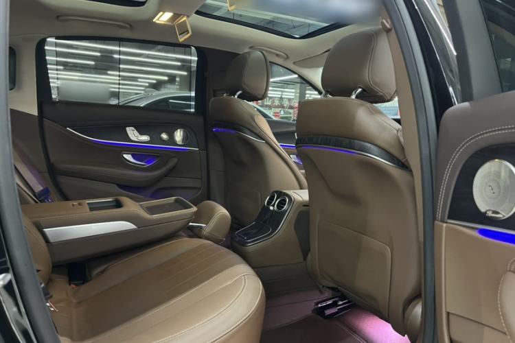 Used Mercedes-Benz E-Class 2022 Revised Version E 300 L Luxury Edition Interior 2