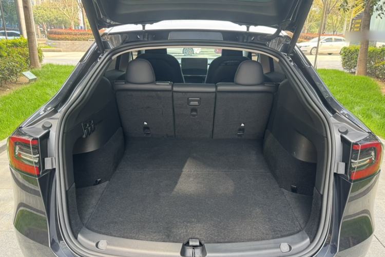 Used Tesla Model Y 2024 Rear-Wheel-Drive Version
