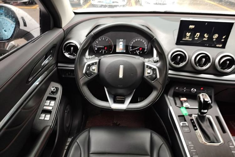 Used Wey VV5 2019 Upgraded Model 2.0T Two-Wheel Drive Ultra-Luxury Version China V Standard
