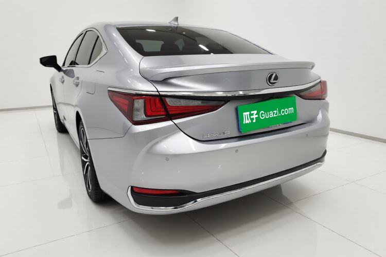 Used Lexus ES 2021 300h Deluxe Edition