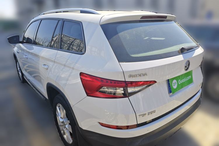 Used Skoda Kodiaq 2018 Facelifted TSI330 5-Seater Two-Wheel-Drive Comfort Edition Rear Left 45 Deg