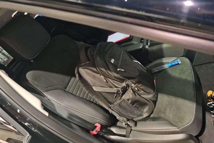 Used Land Rover Discovery 2021 360 PS R-Dynamic SE