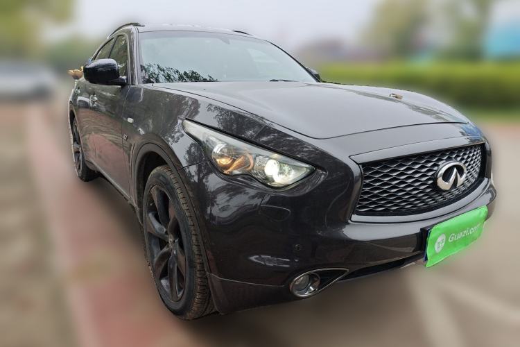 Used Infiniti QX70 2015 3.7L Shadow Edition Front Right 45 Deg
