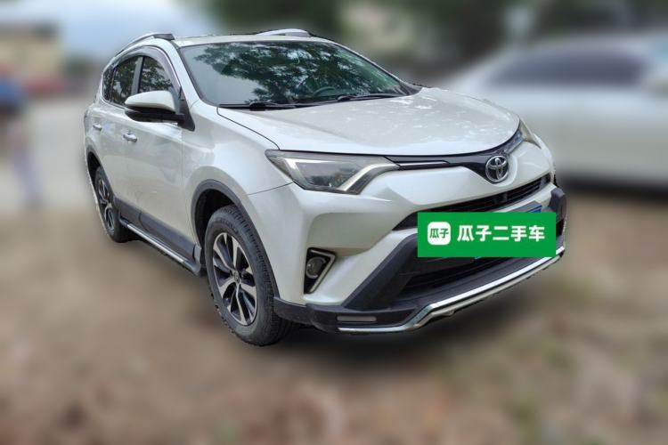 Used Toyota RAV4 2016 2.0L CVT Two-Wheel Drive Fashion Edition China V Standard
