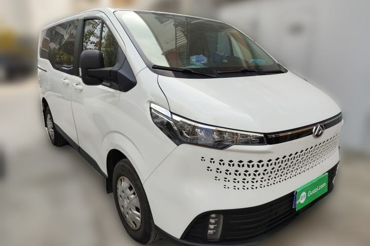 Used SAIC MAXUS Xintu V70 2023 2.0T Elite Edition Manual Transmission Short Wheelbase Low Roof 5/6 Seats (125 hp)
