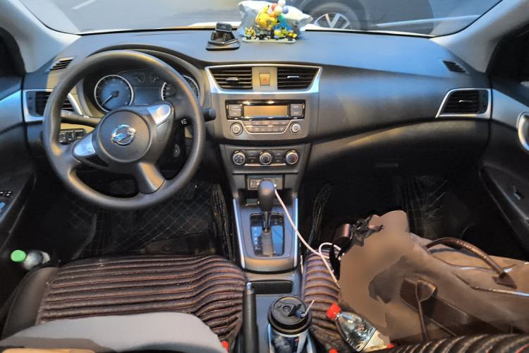 Used Nissan Sylphy 2021 Classic 1.6XE CVT Comfort Edition Center Console