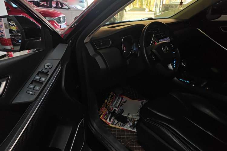 Used JMC Yusheng S330 2016 1.5L GTDi Automatic Two-Wheel Drive Flagship Edition Driver Seat