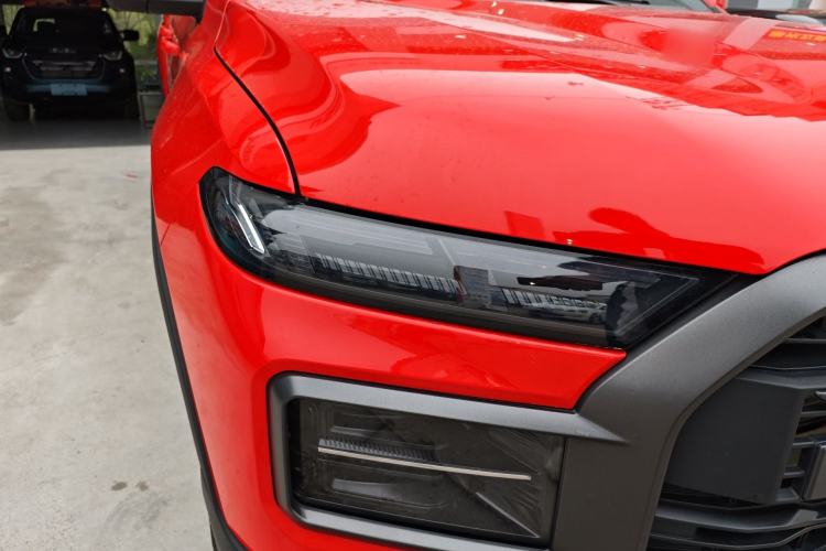 Used RELY Venucia R08 2025 Model 2.3T 8AT 4WD Diesel Standard Box Dream Edition Right Front Headlight