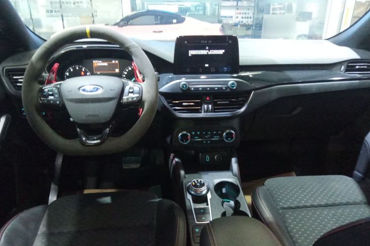 Used Ford Focus 2020 Hatchback EcoBoost 180 Automatic ST Line Center Console