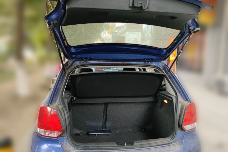 Used Volkswagen Polo 2011 1.6L Automatic ZhiShang Version Trunk