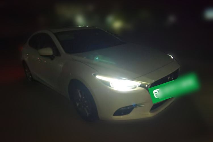 Used Mazda 3 Axela 2019 Cloud-Controlled Sedan 1.5L Automatic Luxury Model China VI Standard Front Right 45 Deg