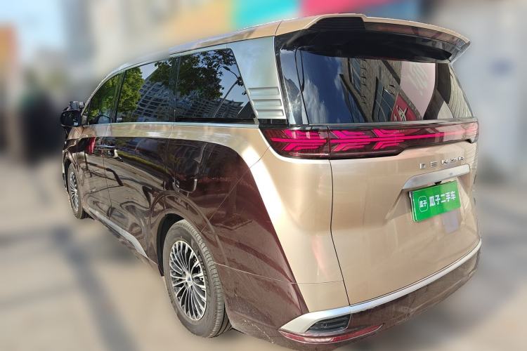 Used Denza D9 2022 EV 600 Four-Wheel Drive Prestige Model
