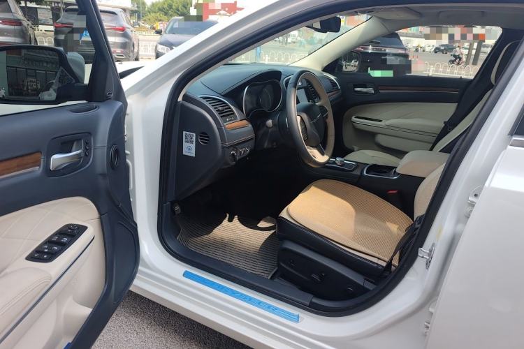Used Chrysler 300C 2016 3.0L Supreme Edition
