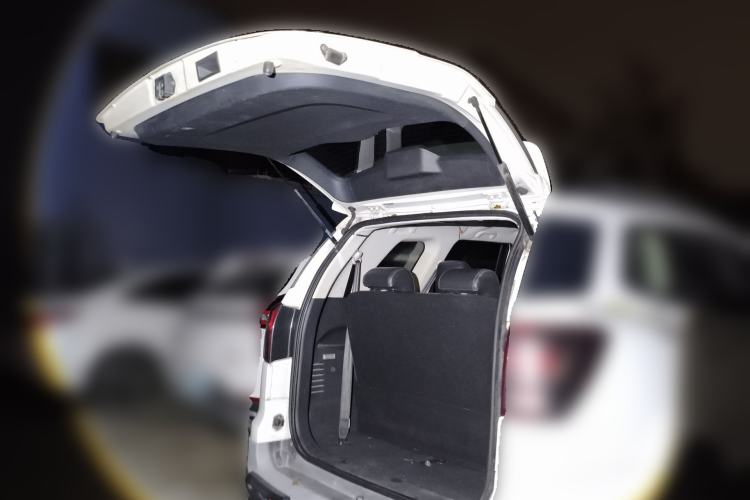 Used HYOSOW S3 2014 1.8L Prestige Version China IV Emission Standard Trunk