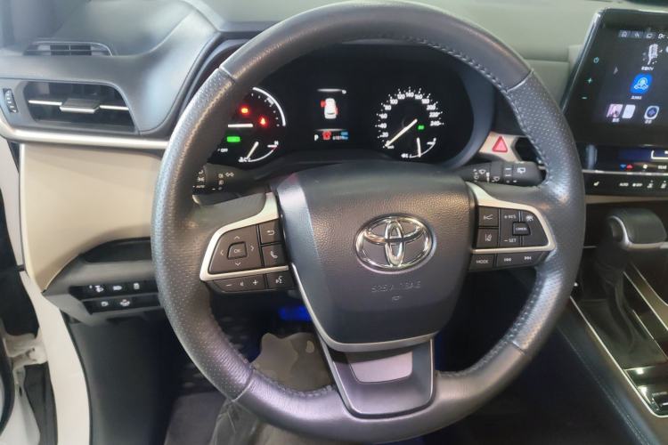 Used Toyota SIENNA 2023 2.5L Hybrid Luxury Edition Steering Wheel