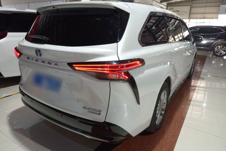 Used Toyota SIENNA 2021 2.5L Hybrid Platinum Edition Rear Right 45 Deg