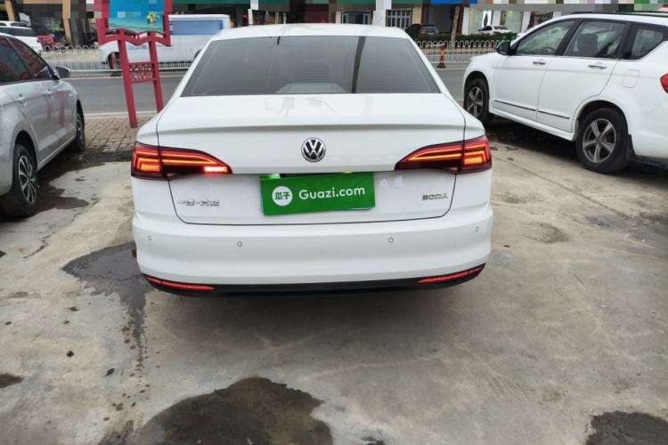 Used Volkswagen Bora 2020 1.5L Manual Fashion Edition
