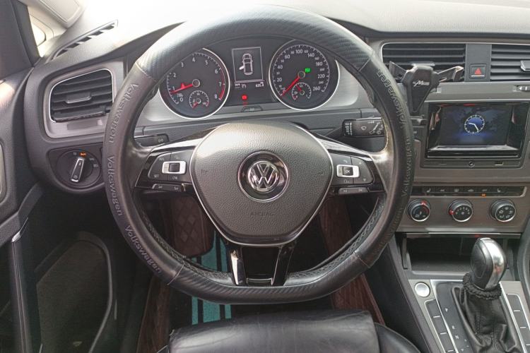 Used Volkswagen Golf 2016 230TSI Automatic Luxury Version
