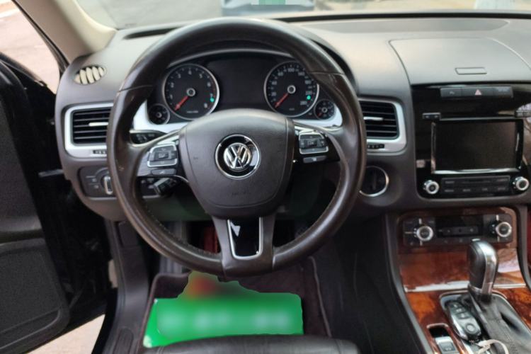 Used Volkswagen Touareg 2011 3.0 TSI Standard Version Steering Wheel
