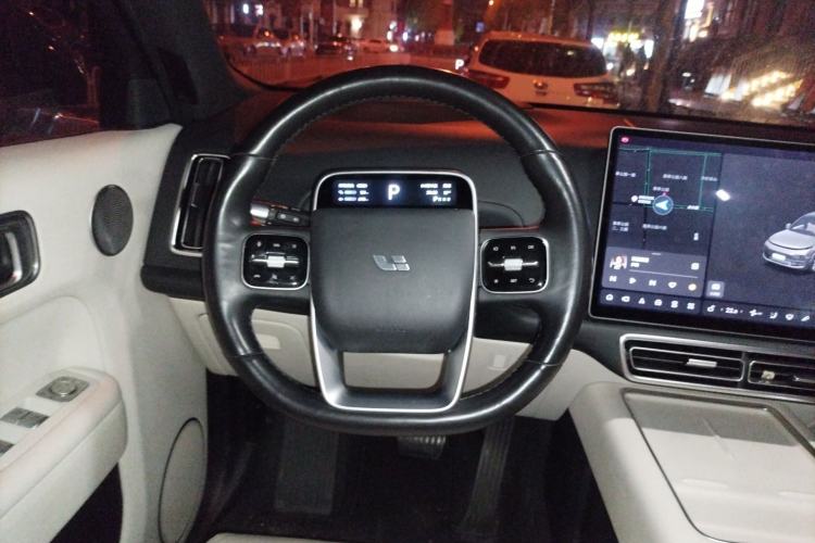 Used Li Auto L8 2023 Pro Model
