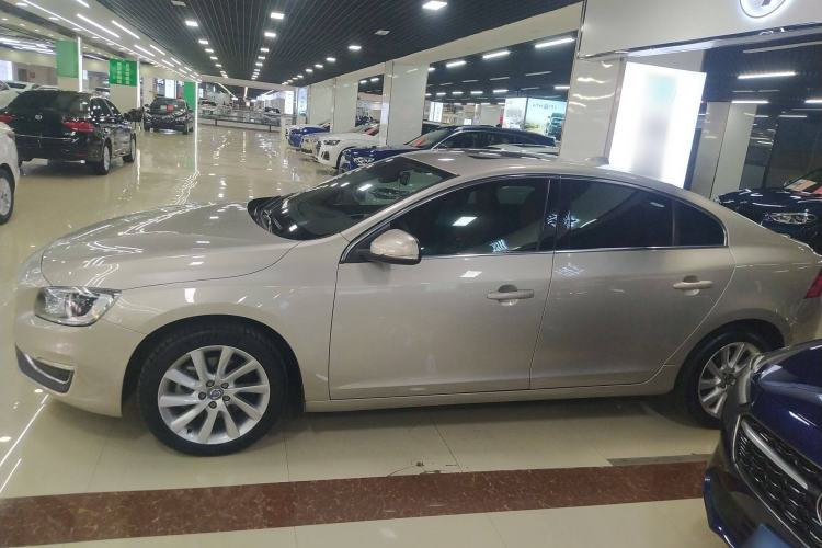 Used Volvo S60 2017 S60L T4 Smart Range Edition
