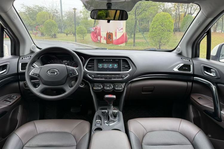 Used GAC Trumpchi GS4 2017 235T Automatic Two-Wheel Drive Luxury Smart Connectivity Version Interior 3