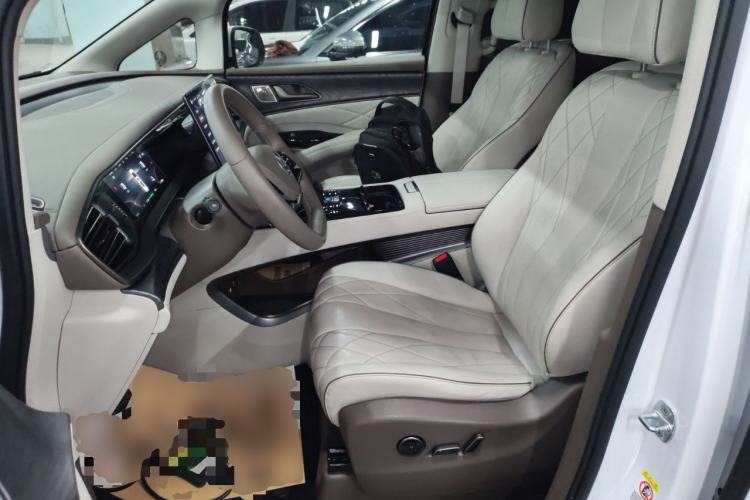 Used Denza D9 2022 EV 620 Prestige Model