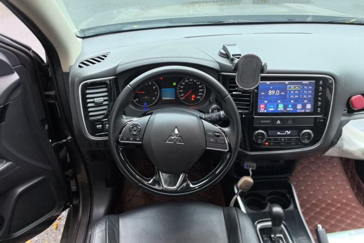 Used Mitsubishi Outlander 2017 2.0L Two-Wheel Drive Glory Edition 5 Seats