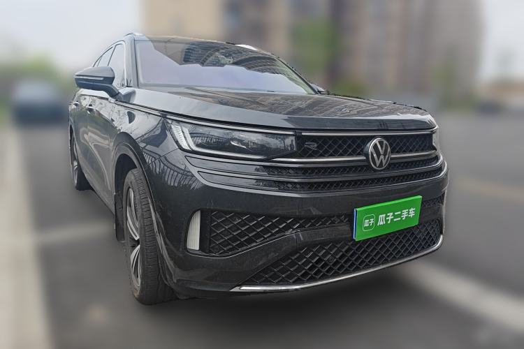 Used Volkswagen Tavendor 2024 380TSI All-Wheel-Drive R-Line Cruise Premium Edition
