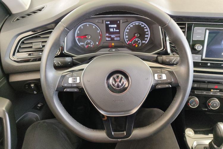 Used Volkswagen T-ROC 2018 280TSI DSG Two-Wheel-Drive Comfort Version China V Standard Steering Wheel