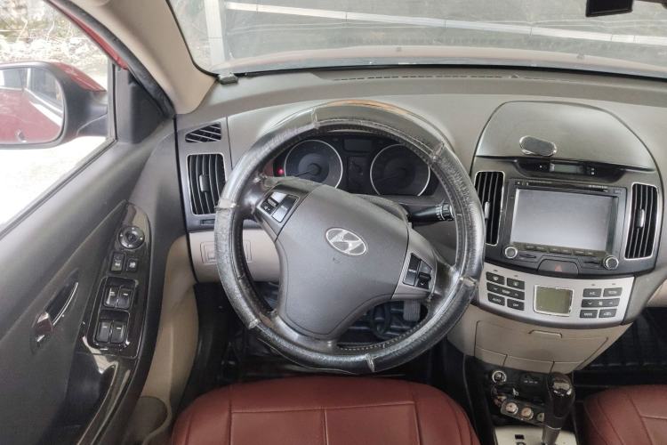 Used Hyundai Celesta 2011 1.6L Automatic Luxury Version Steering Wheel