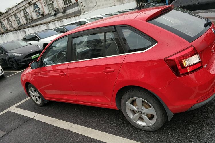 Used Skoda Rapid Spaceback 2018 1.6L Automatic Comfort Edition Left Side